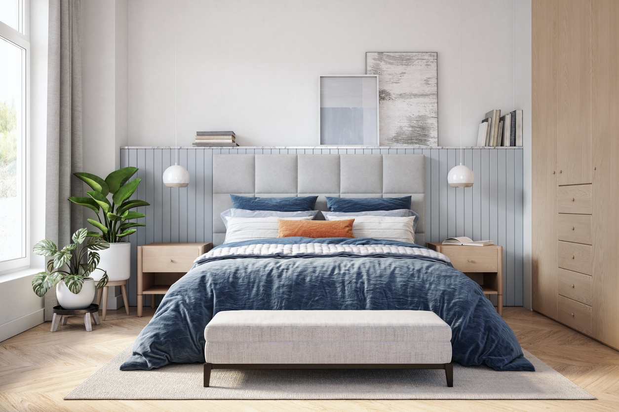 4 Tips for Tastefully Styling Your Bed With Throw Pillows