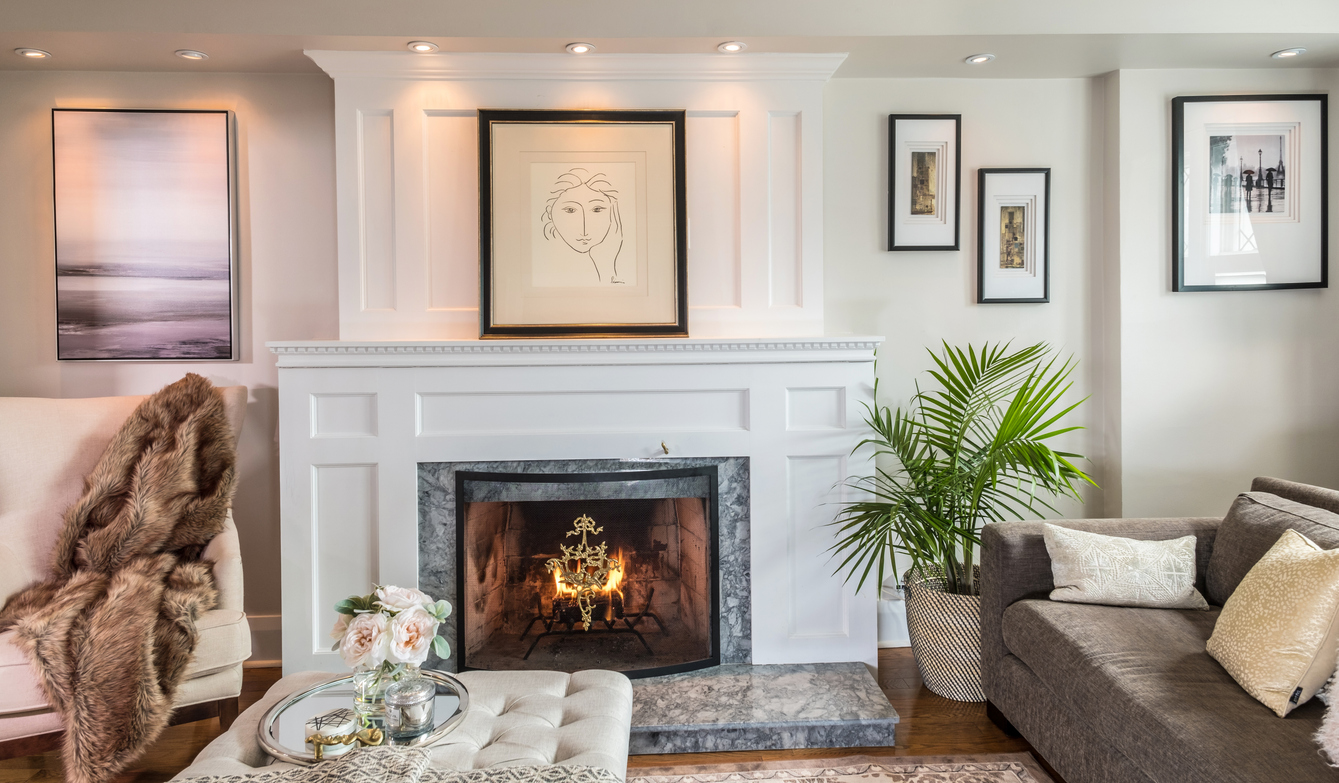 How to Choose Wall Art That Complements Your Living Room Furniture