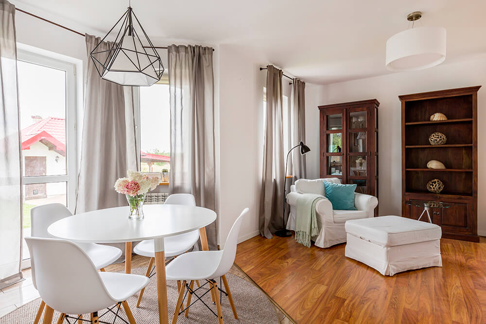 Small Space Decorating with Furniture for Sale in Naples