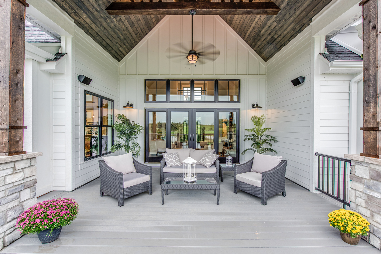 6 Tips for Choosing the Best Outdoor Furniture for Your Space
