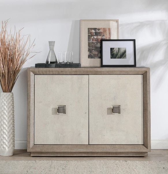 2 DOOR SIDEBOARD