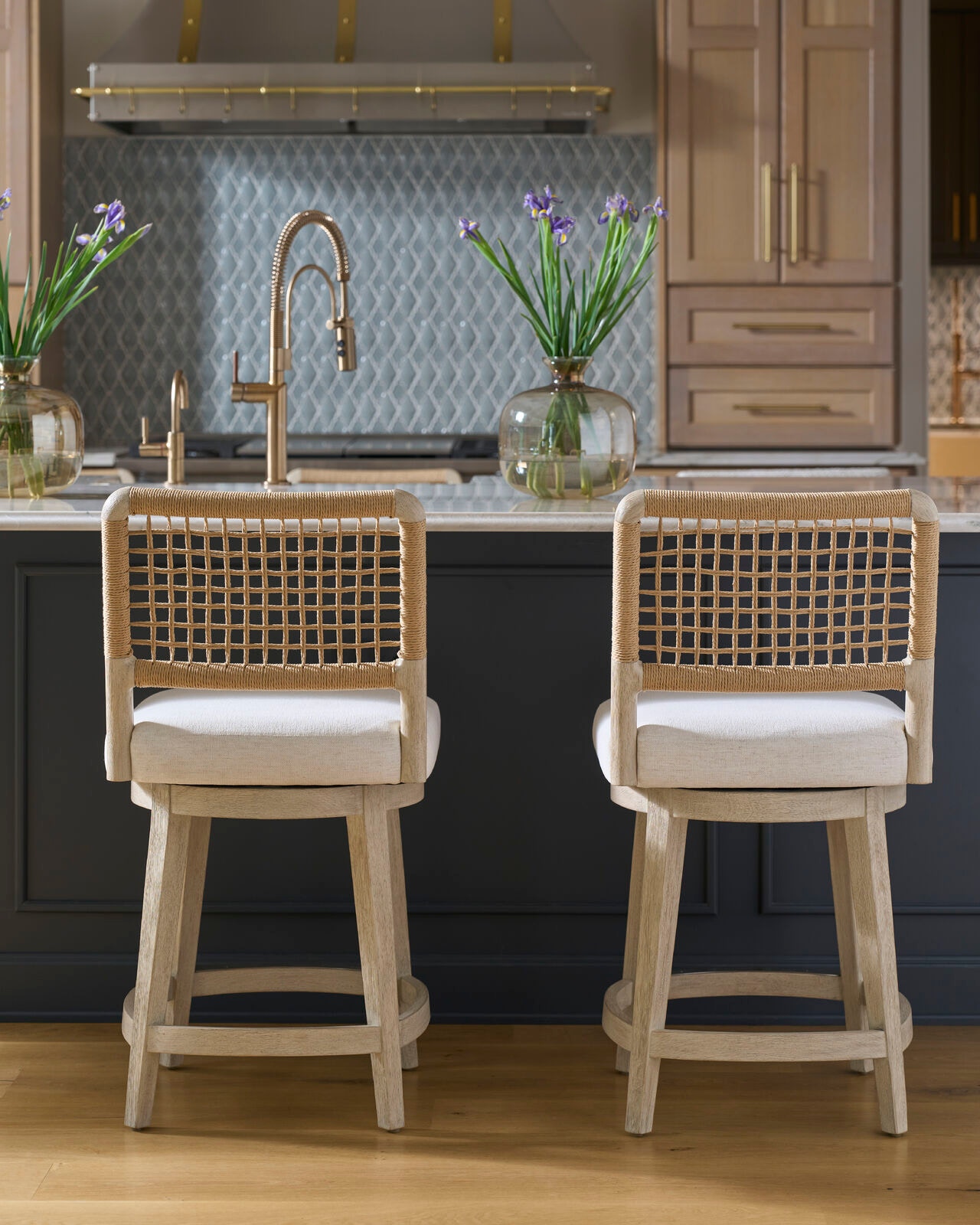 Dockside Swivel Counter Stool