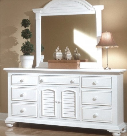 TRIPLE DRESSER