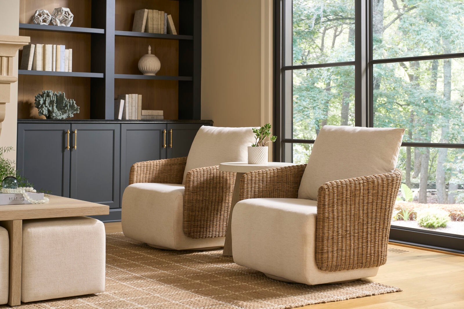 Enzo Swivel Chair