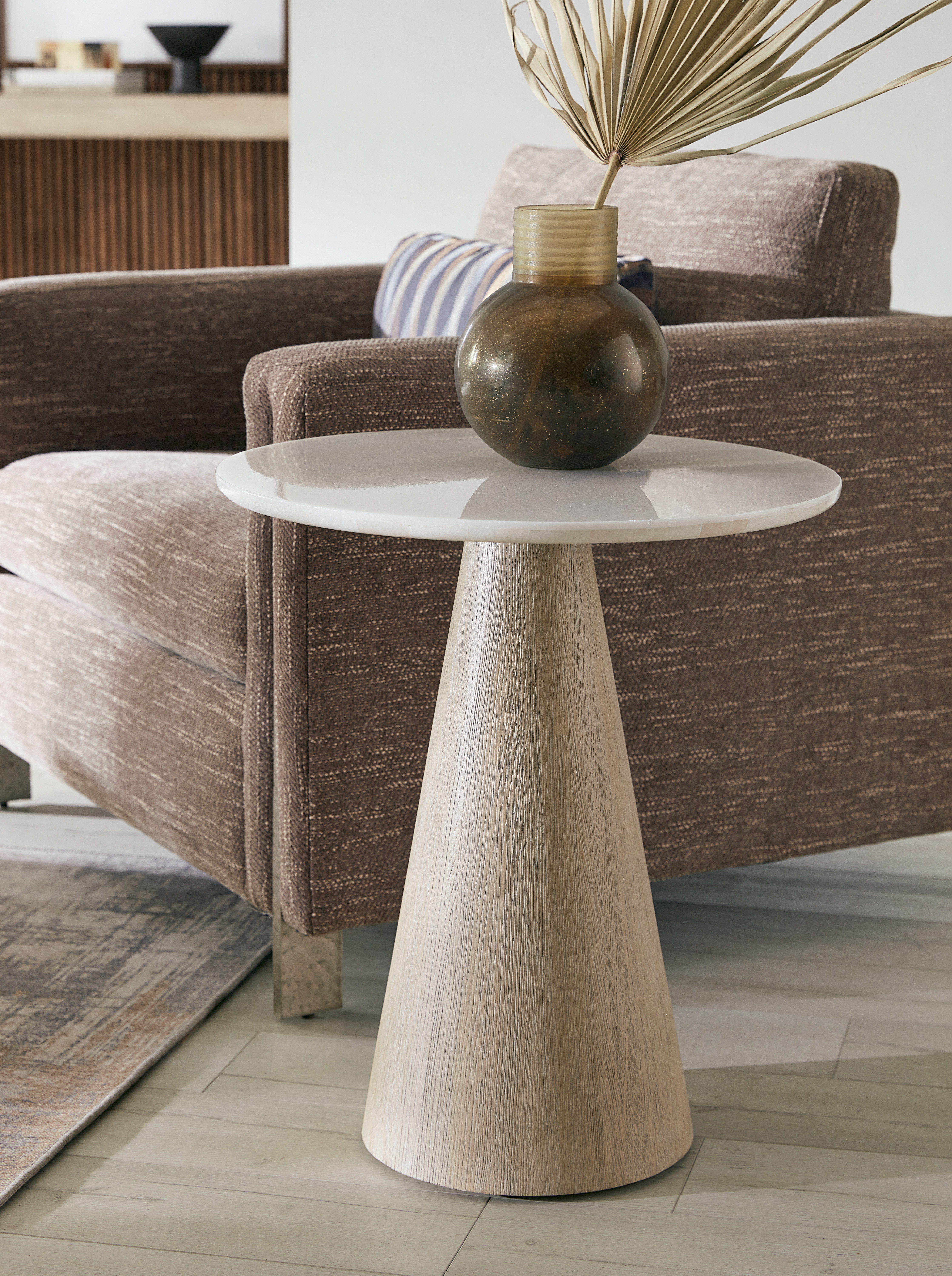 ROUND ACCENT TABLE