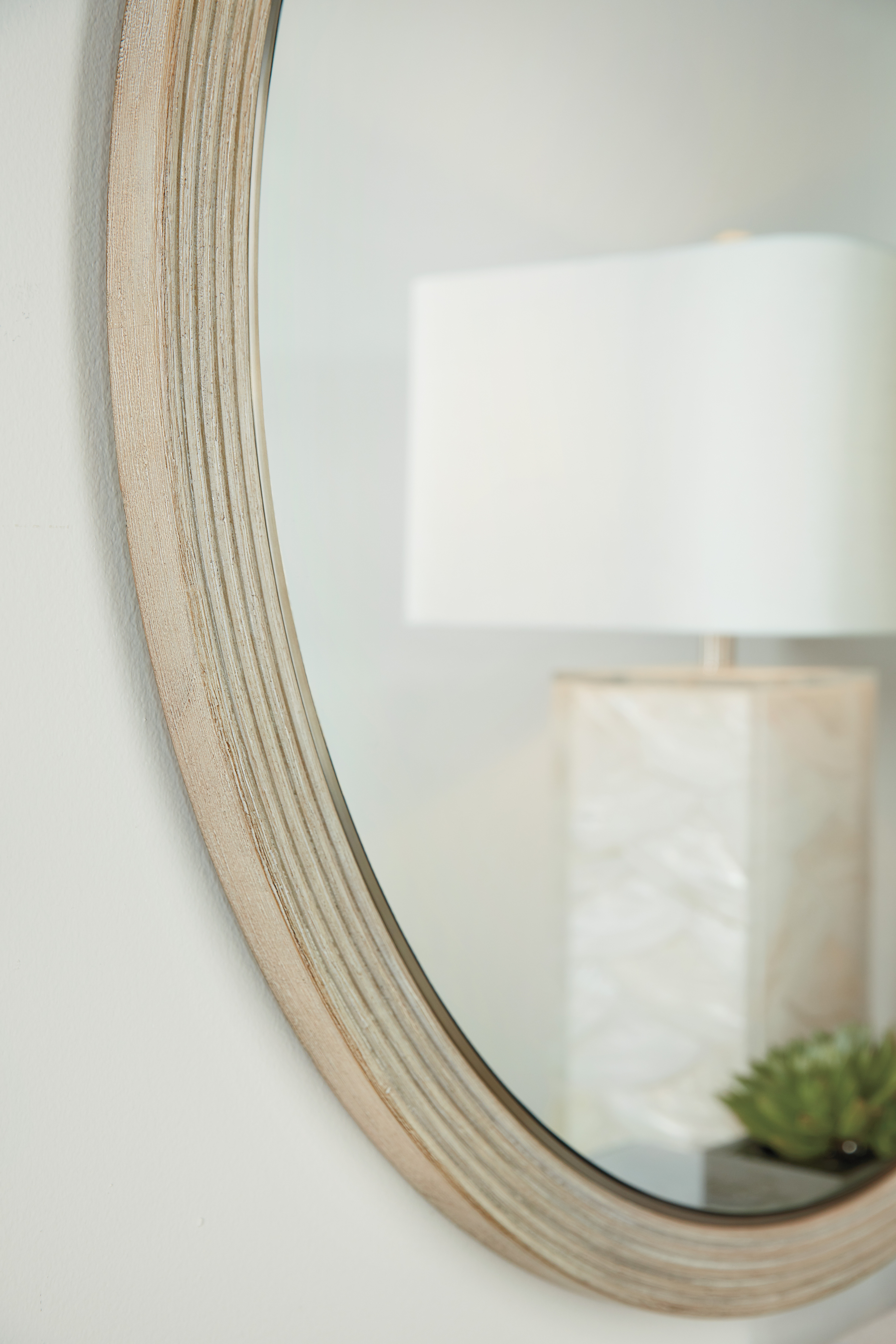 ROUND MIRROR